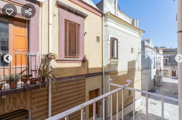 B&B Palazzo Veliero Al Castello Torre Maggiore מראה חיצוני תמונה