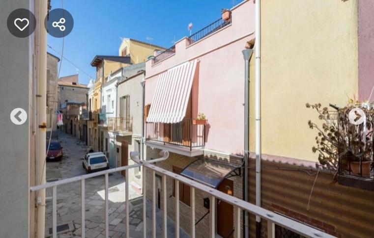B&B Palazzo Veliero Al Castello Torre Maggiore מראה חיצוני תמונה